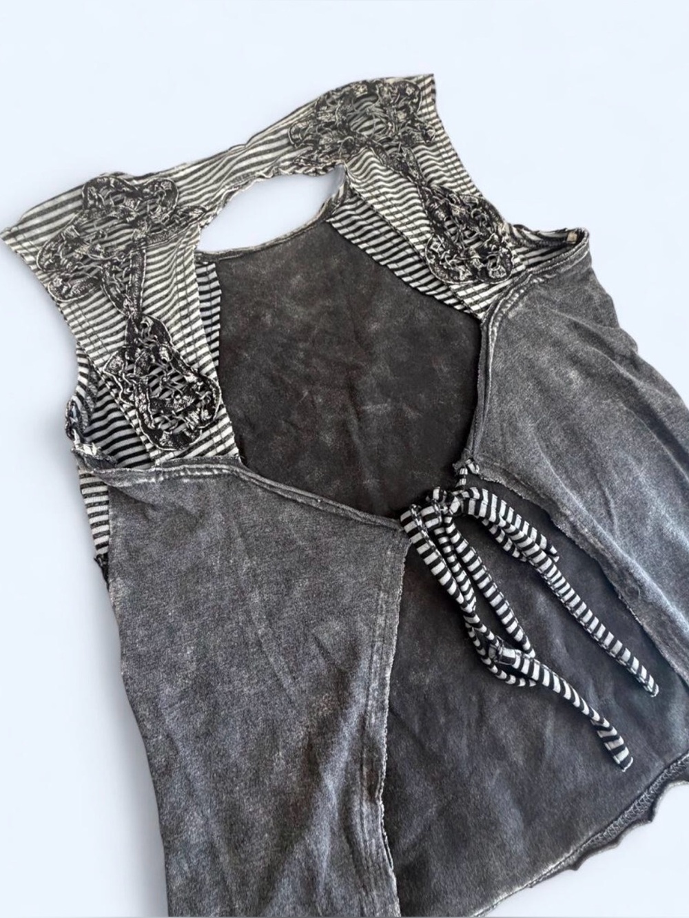 Gimmicks By BKE Top Size XS Open Back Gray Sleeveless Shirt Women’s Festival